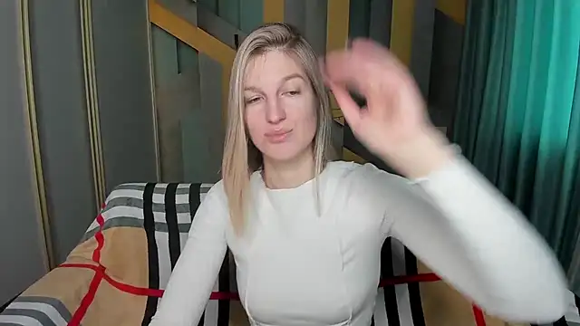 Snapshot of EmilyWalkeri chatting on December 19, 2025, 7:44 am EmilyWalkeri online show from December 19, 2025, 7:44 am