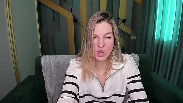 Snapshot of EmilyWalkeri chatting on January 6, 2026, 8:29 am EmilyWalkeri online show from January 6, 2026, 8:29 am