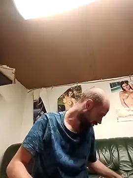 Snapshot of Rejtelmesest chatting on October 23, 2025, 8:07 pm Rejtelmesest online show from October 23, 2025, 8:07 pm