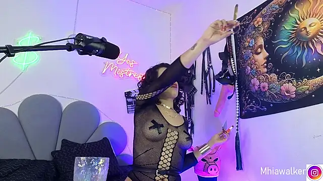 MhiaCorleone online show from October 18, 2025, 9:22 am