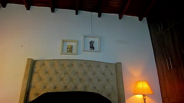 allisson m online show from March 26, 2026, 12:03 pm