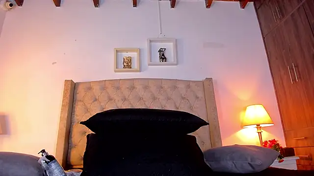 allisson m online show from March 16, 2026, 12:09 pm