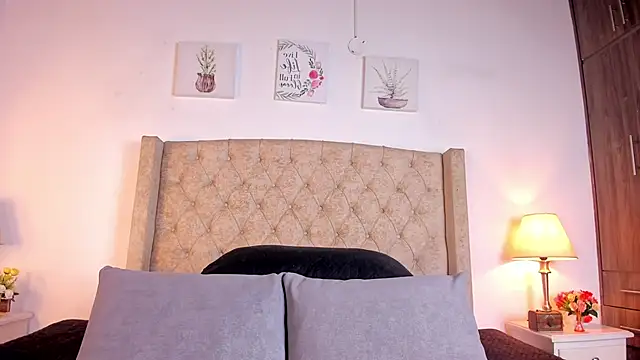 allisson m online show from April 15, 2026, 12:10 pm