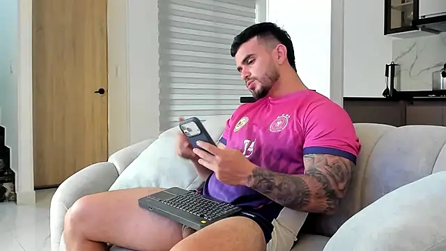 Snapshot of Ricardogo19 chatting on January 12, 2026, 9:41 pm Ricardogo19 online show from January 12, 2026, 9:41 pm