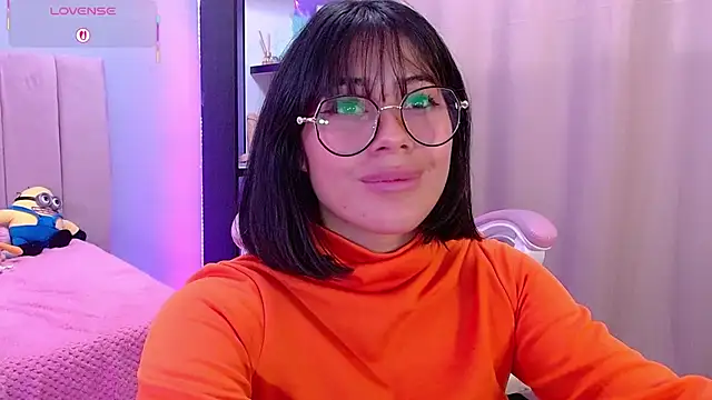 Snapshot of LoaLuxury chatting on March 7, 2025, 4:44 pm LoaLuxury online show from March 7, 2025, 4:44 pm