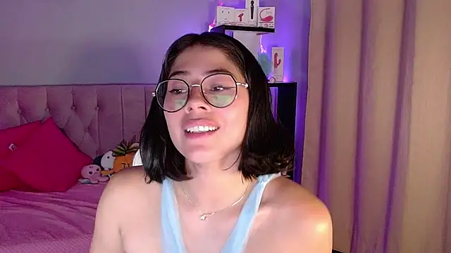 Snapshot of LoaLuxury chatting on March 15, 2025, 12:47 am LoaLuxury online show from March 15, 2025, 12:47 am