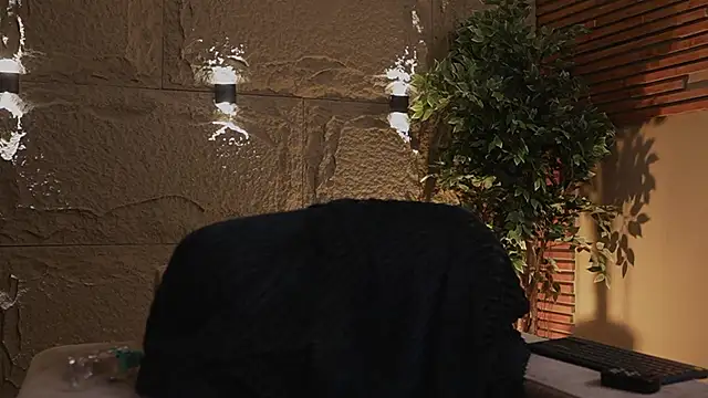 Snapshot of Logan_Varela chatting on November 16, 2025, 12:26 am Logan Varela online show from November 16, 2025, 12:26 am