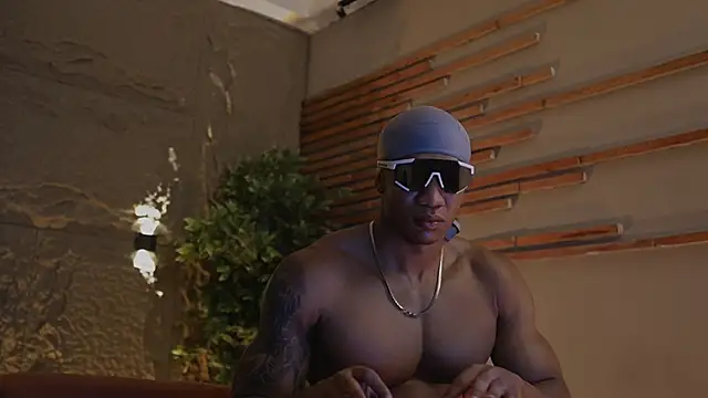 Snapshot of Logan_Varela chatting on October 31, 2025, 12:46 pm Logan Varela online show from October 31, 2025, 12:46 pm