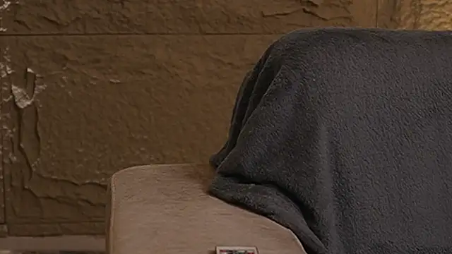 Snapshot of Logan_Varela chatting on November 30, 2025, 2:18 pm Logan Varela online show from November 30, 2025, 2:18 pm