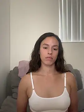 brookehoneynina online show from March 19, 2025, 7:06 pm