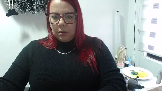 Rebecagiraut online show from December 15, 2025, 1:17 pm