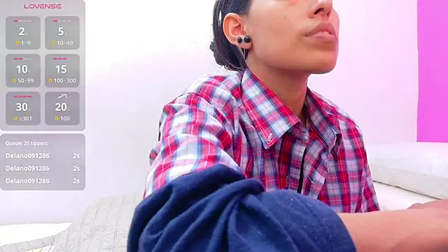 yourcuteneighbourr online show from March 3, 2026, 4:52 am