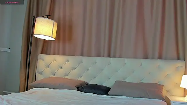 Snapshot of Valerie_Woods chatting on June 24, 2026, 1:04 am Valerie Woods online show from June 24, 2026, 1:04 am