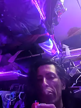 gurlnips online show from March 31, 2026, 12:51 pm