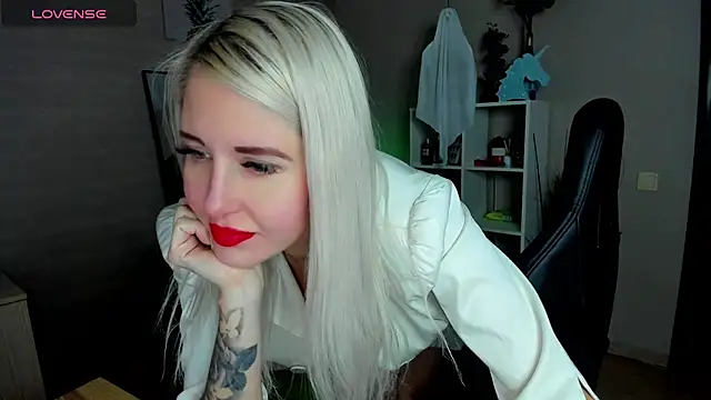 Snapshot of Mermaid_N chatting on November 11, 2025, 1:33 am Mermaid N online show from November 11, 2025, 1:33 am