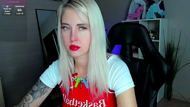 Snapshot of Mermaid_N chatting on November 20, 2025, 1:39 am Mermaid N online show from November 20, 2025, 1:39 am