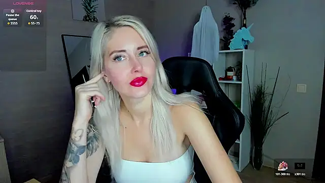 Snapshot of Mermaid_N chatting on November 12, 2025, 1:32 am Mermaid N online show from November 12, 2025, 1:32 am