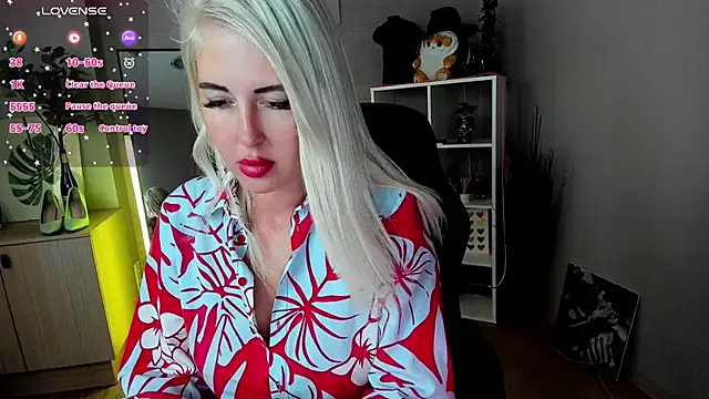 Snapshot of Mermaid_N chatting on July 2, 2026, 3:23 am Mermaid N online show from July 2, 2026, 3:23 am