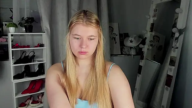 Snapshot of Rebecca_Kelly chatting on November 22, 2025, 2:32 am Rebecca Kelly online show from November 22, 2025, 2:32 am