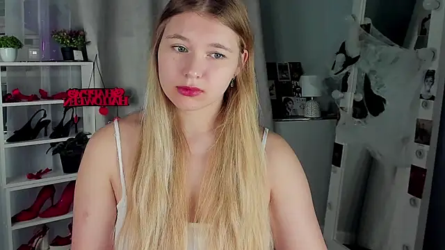 Snapshot of Rebecca_Kelly chatting on November 1, 2025, 2:40 am Rebecca Kelly online show from November 1, 2025, 2:40 am