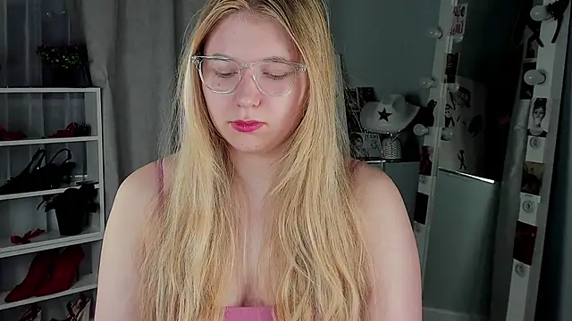 Snapshot of Rebecca_Kelly chatting on November 20, 2025, 2:34 am Rebecca Kelly online show from November 20, 2025, 2:34 am