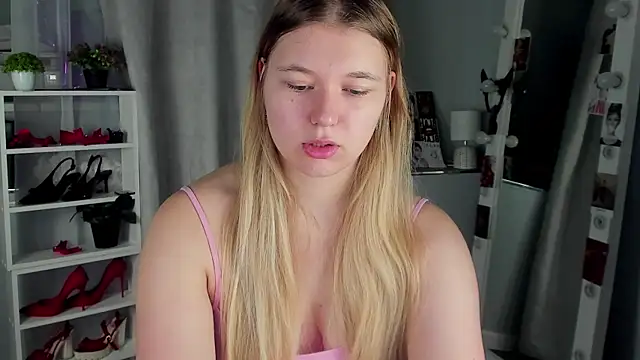 Snapshot of Rebecca_Kelly chatting on October 22, 2025, 2:00 am Rebecca Kelly online show from October 22, 2025, 2:00 am