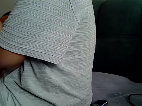 XOXO NATASHALUCKY online show from May 21, 2026, 6:33 am