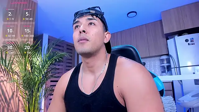 Snapshot of Alan_greek_1 chatting on November 17, 2025, 2:15 am Alan greek 1 online show from November 17, 2025, 2:15 am