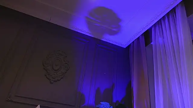 Liv Fay online show from April 18, 2026, 7:18 pm