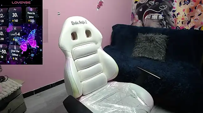 Snapshot of sailor_moon07 chatting on March 6, 2025, 3:35 am sailor moon07 online show from March 6, 2025, 3:35 am