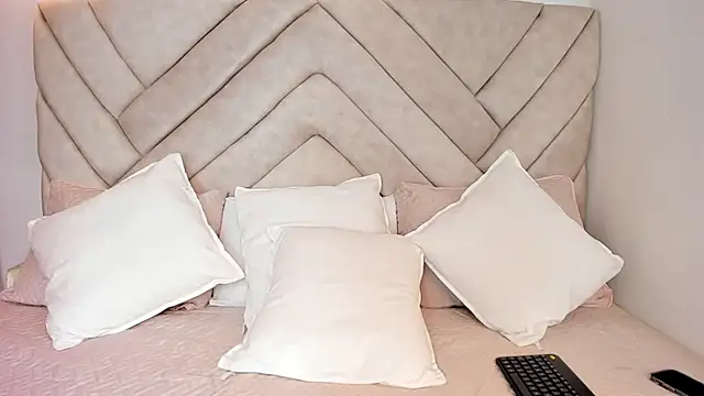 Snapshot of DarlinJones chatting on November 26, 2025, 6:41 pm DarlinJones online show from November 26, 2025, 6:41 pm