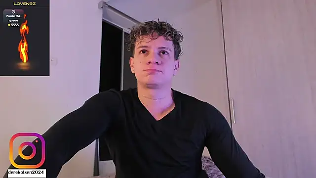 Snapshot of DerekOlsen chatting on October 29, 2025, 2:21 am DerekOlsen online show from October 29, 2025, 2:21 am