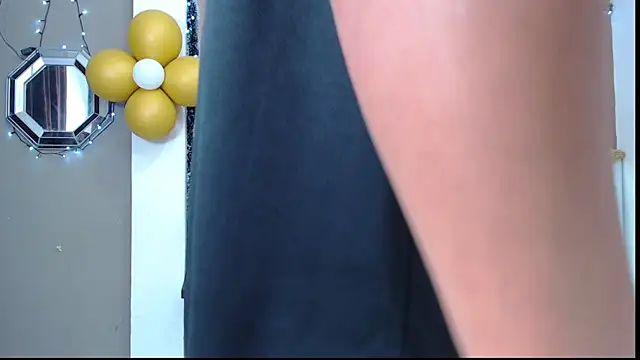 Snapshot of dominic_smith_ chatting on November 22, 2025, 11:25 pm dominic smith online show from November 22, 2025, 11:25 pm