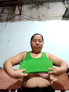 Snapshot of Queen_18200 chatting on November 9, 2025, 10:36 pm Queen 18200 online show from November 9, 2025, 10:36 pm