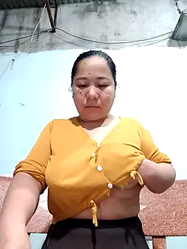 Queen 18200 online show from December 17, 2025, 9:42 pm