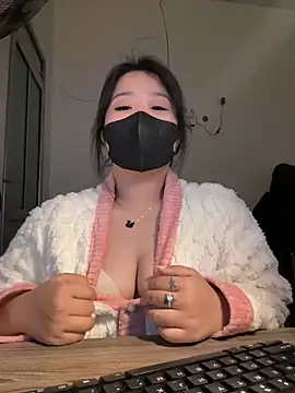 Snapshot of Jenni_nana chatting on December 20, 2024, 10:27 am Jenni nana online show from December 20, 2024, 10:27 am