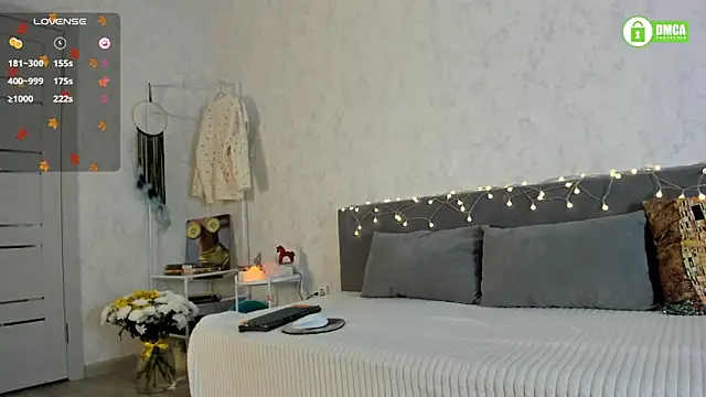 Snapshot of pretty_yong_cat chatting on November 27, 2025, 4:18 pm pretty yong cat online show from November 27, 2025, 4:18 pm