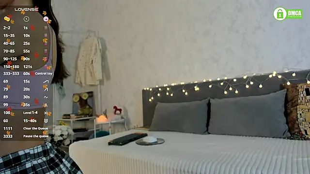 Snapshot of pretty_yong_cat chatting on November 25, 2025, 2:17 pm pretty yong cat online show from November 25, 2025, 2:17 pm