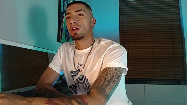 Snapshot of DrakeNeumann chatting on January 9, 2026, 3:35 am DrakeNeumann online show from January 9, 2026, 3:35 am