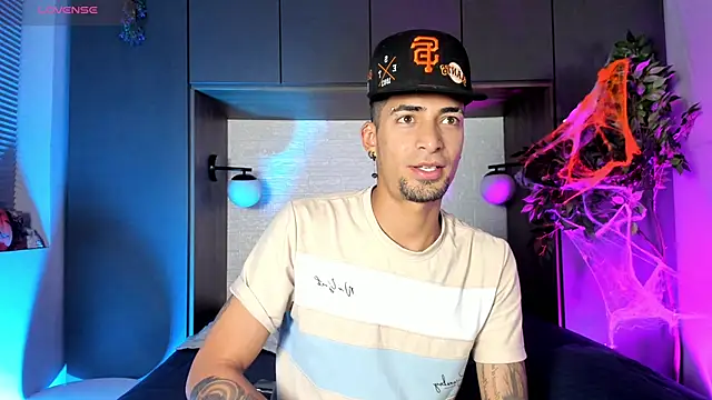 Snapshot of DrakeNeumann chatting on November 6, 2025, 6:34 pm DrakeNeumann online show from November 6, 2025, 6:34 pm