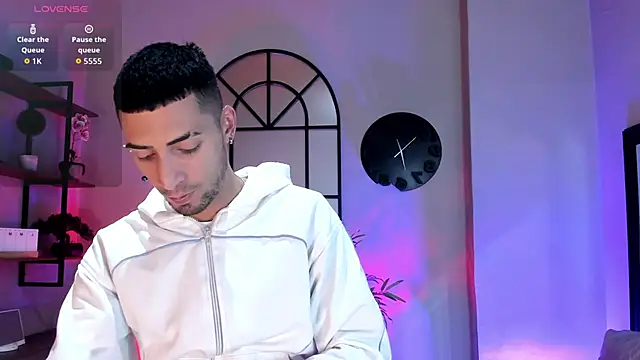 Snapshot of DrakeNeumann chatting on December 4, 2025, 4:00 am DrakeNeumann online show from December 4, 2025, 4:00 am