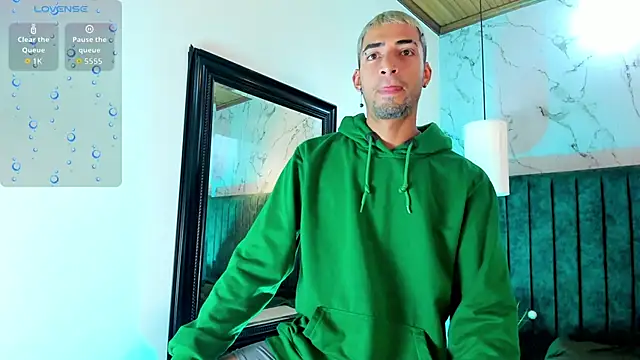 Snapshot of DrakeNeumann chatting on November 24, 2025, 3:50 am DrakeNeumann online show from November 24, 2025, 3:50 am