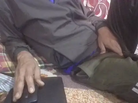 Snapshot of Bangingchick chatting on December 18, 2025, 8:08 am Bangingchick online show from December 18, 2025, 8:08 am