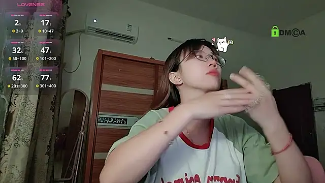 Snapshot of Lili_666 chatting on September 10, 2025, 5:12 pm Lili 666 online show from September 10, 2025, 5:12 pm