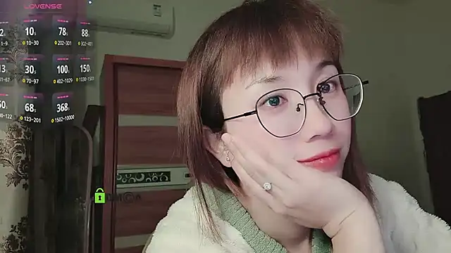 Snapshot of Lili_666 chatting on March 10, 2025, 4:57 pm Lili 666 online show from March 10, 2025, 4:57 pm
