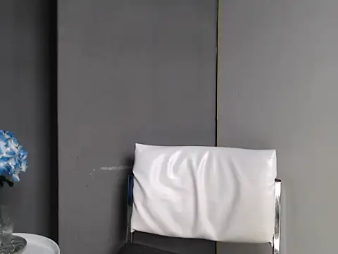 CREAMYCUPCAKExxx online show from November 1, 2025, 1:27 pm