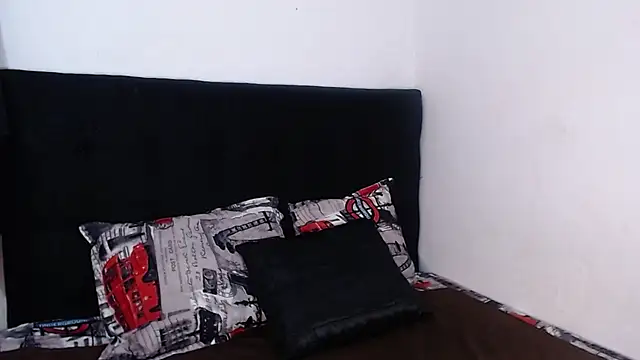 Snapshot of srta_luciana chatting on November 10, 2025, 12:10 pm srta luciana online show from November 10, 2025, 12:10 pm