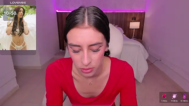 Snapshot of karlaa_james chatting on June 16, 2026, 11:10 am karlaa james online show from June 16, 2026, 11:10 am