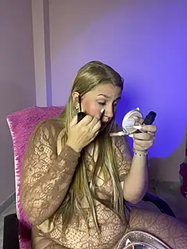 saray gomez22 online show from April 13, 2026, 3:43 am