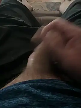 Snapshot of Tyler98425 chatting on September 22, 2025, 3:07 pm Tyler98425 online show from September 22, 2025, 3:07 pm